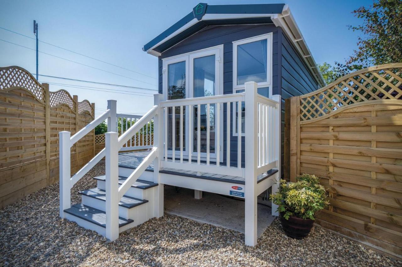 The Studio - 1 Bedroom Cabin - Amroth Exterior photo